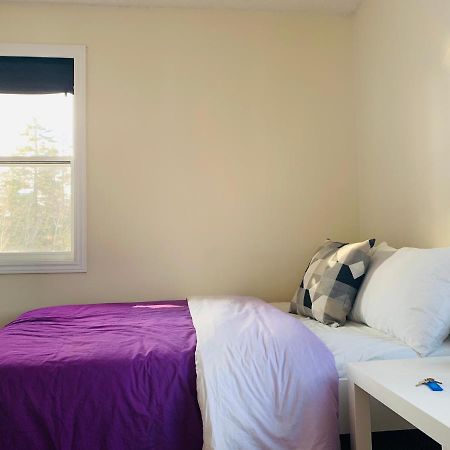 Private Fully Furnished Room In Halifax Shared Washroom Extérieur photo